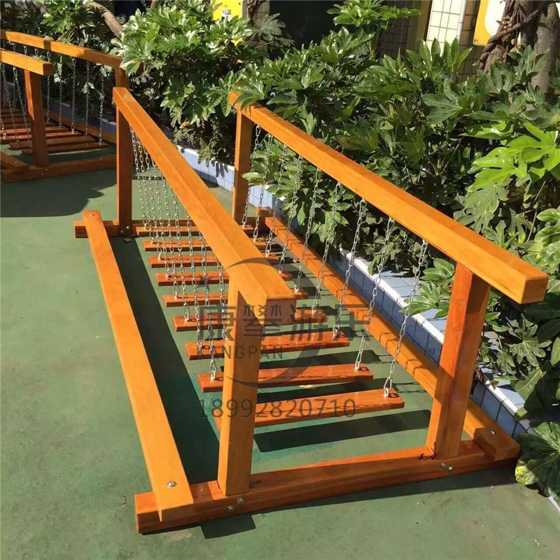 幼兒園蕩橋木質(zhì)獨木橋