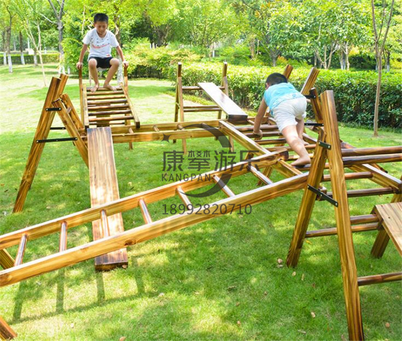 幼兒園碳化木質攀爬架