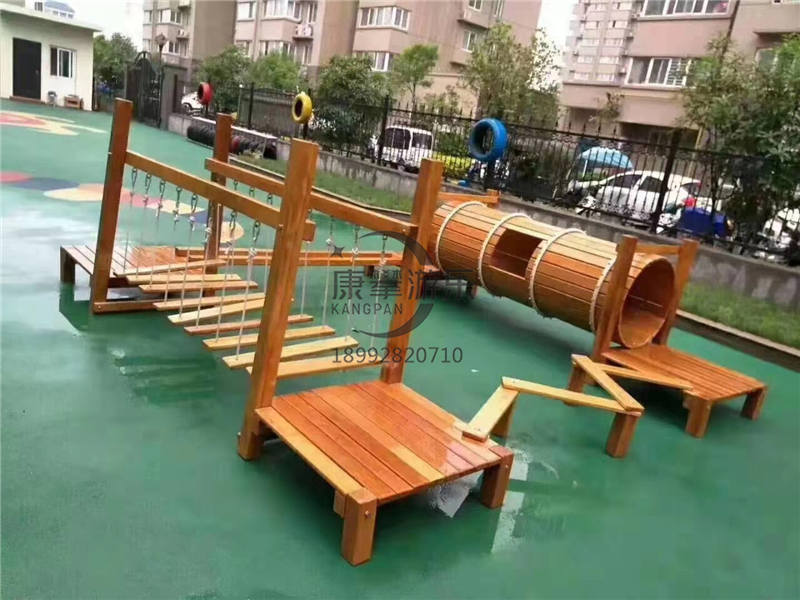 幼兒園木質(zhì)組合攀爬架