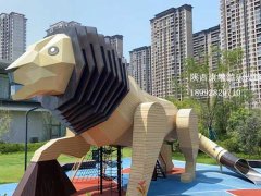 四川濱江地產(chǎn)項(xiàng)目戶外大型木質(zhì)獅子造型滑梯案例