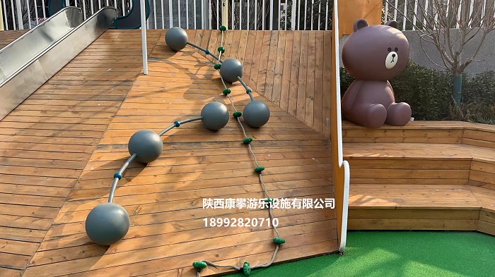 戶(hù)外兒童游樂(lè)設(shè)施
