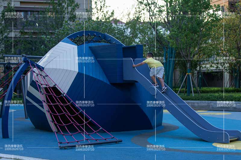 非標木質(zhì)滑梯