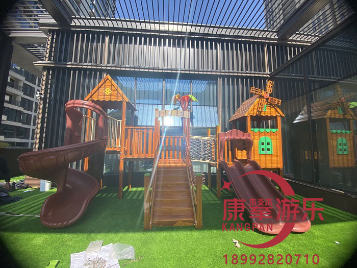 木質(zhì)滑梯 木質(zhì)滑梯