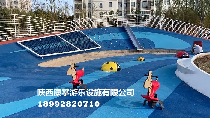 戶外游樂設施