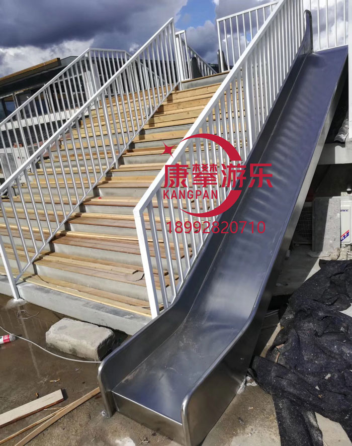 戶外小區(qū)不銹鋼設(shè)備