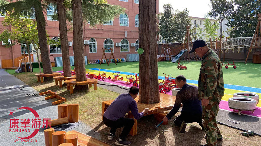 西安鄠邑區(qū)幼兒園木質(zhì)游樂拓展安裝過程 西安鄠邑區(qū)幼兒園木質(zhì)游樂拓展安裝過程
