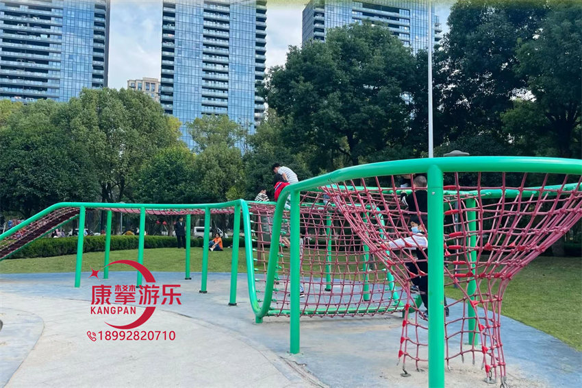 非標(biāo)游樂(lè)設(shè)施