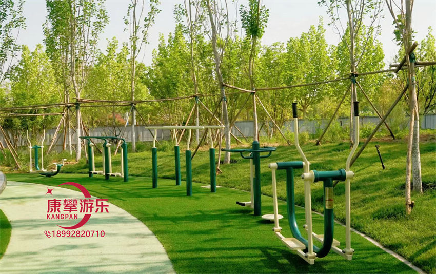 戶外健身器材